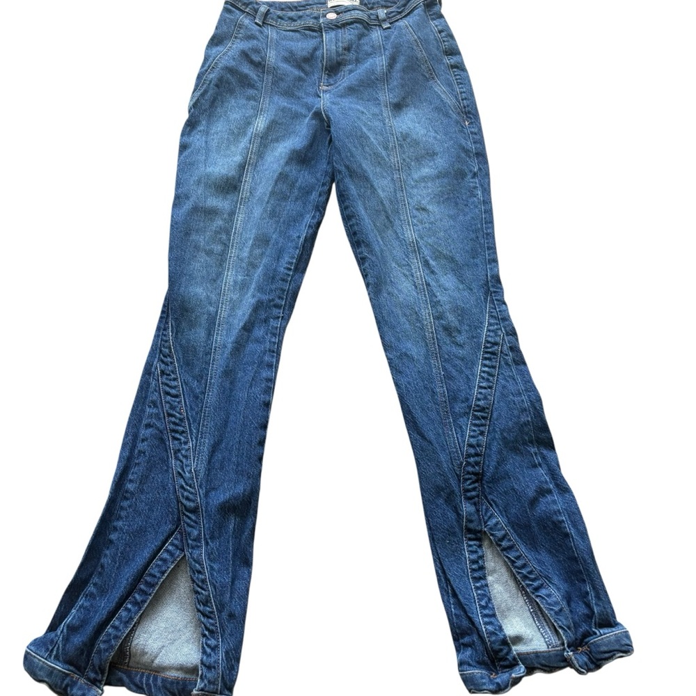 Women’s We the People Blue Denim Jeans Zip Closure Slit at Bottom Size 28
